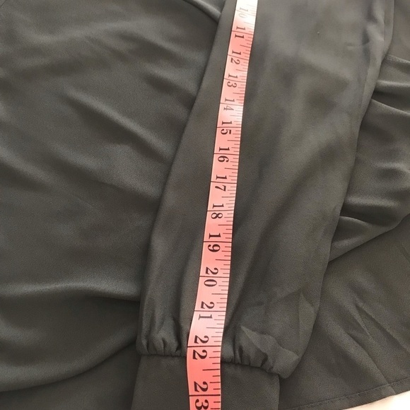 Lush Drape Hunter Green Long Sleeve Button Chocker Collar Blouse. Size Small - Picture 10 of 10